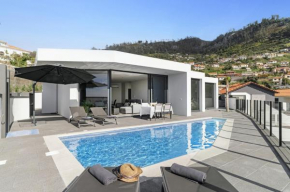 Villa Calheta Charm by Villa Plus